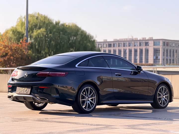 Фото 7 - Mercedes-Benz E-Class