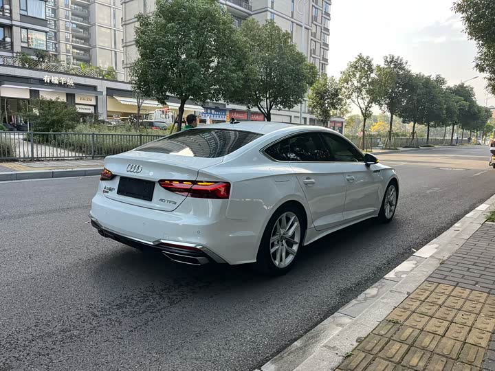Фото 6 - Audi A5