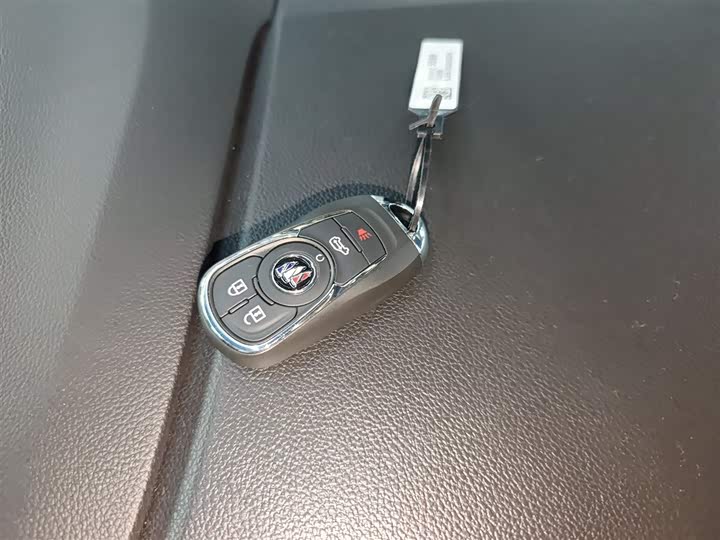 Фото 9 - Buick GL8 ES