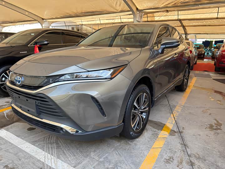 Фото 1 - Toyota Harrier