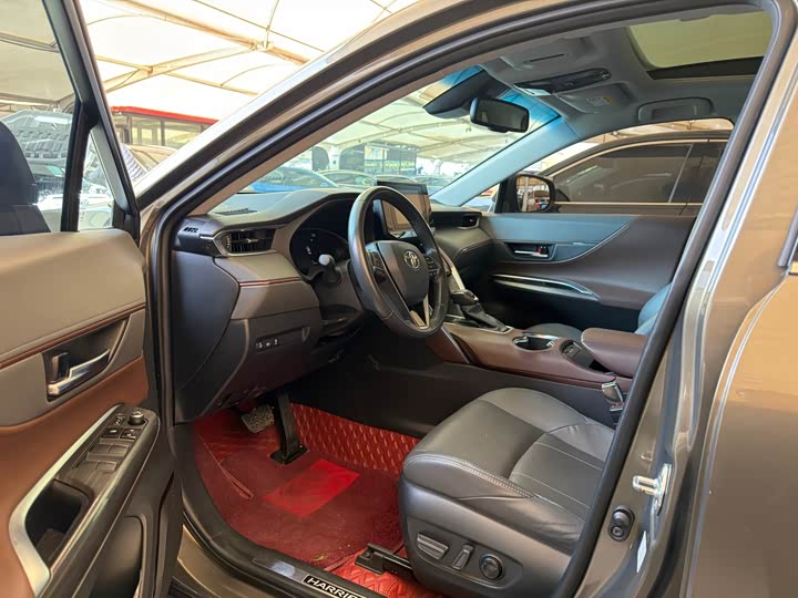 Фото 5 - Toyota Harrier