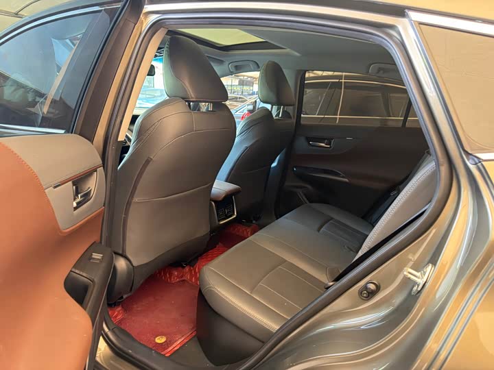 Фото 6 - Toyota Harrier