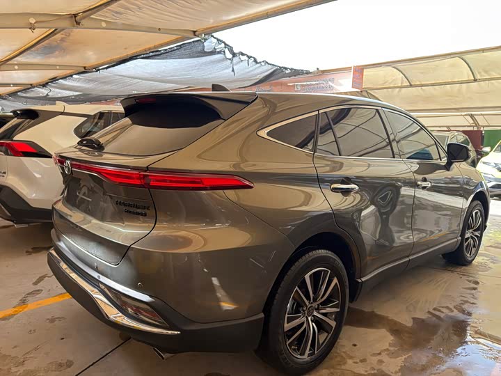 Фото 7 - Toyota Harrier