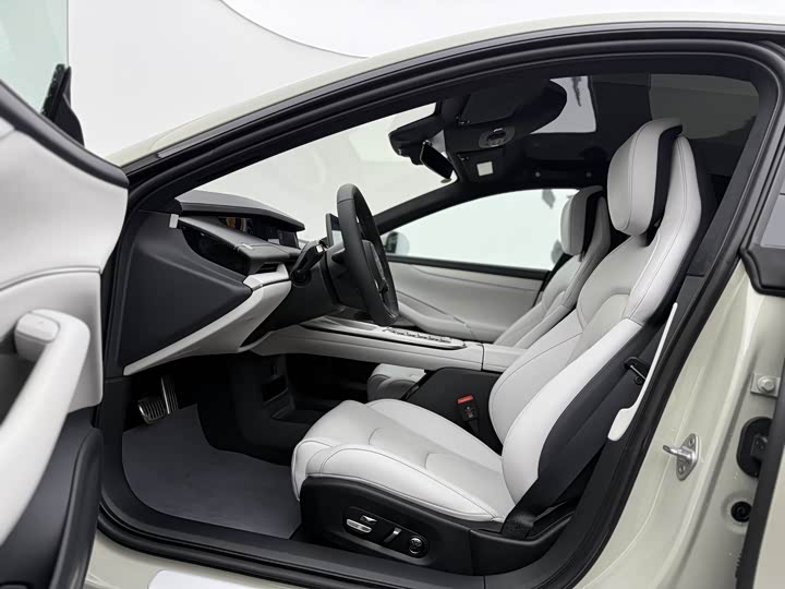 Фото 14 - Xiaomi SU7