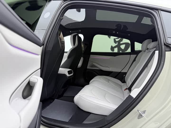 Фото 5 - Xiaomi SU7