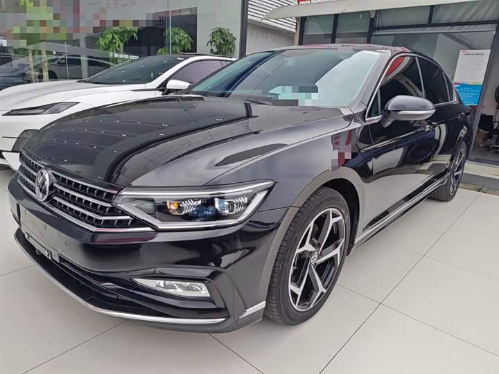 Фото 1 - Volkswagen Magotan