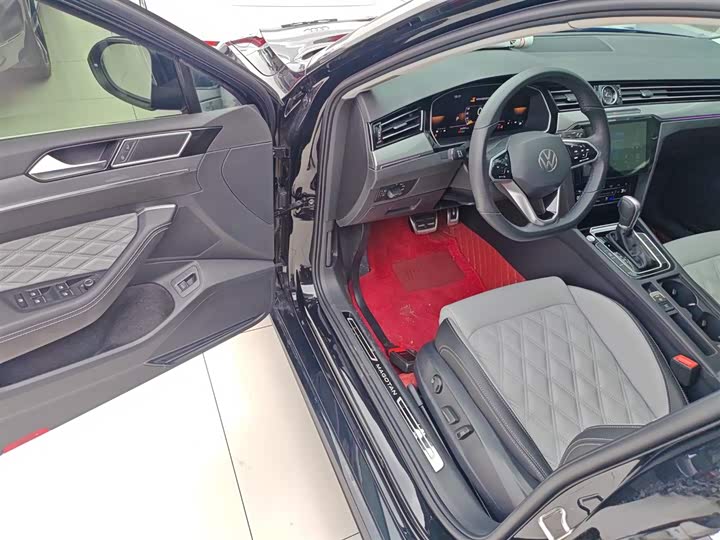 Фото 13 - Volkswagen Magotan