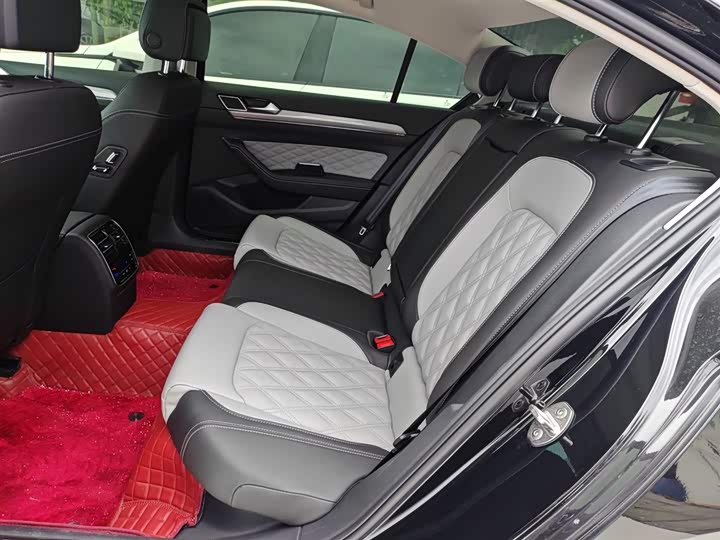 Фото 14 - Volkswagen Magotan