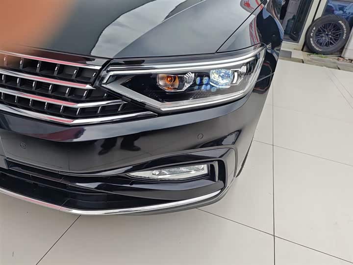 Фото 15 - Volkswagen Magotan