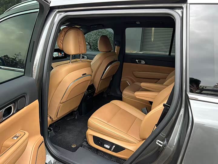 Фото 11 - LiXiang One