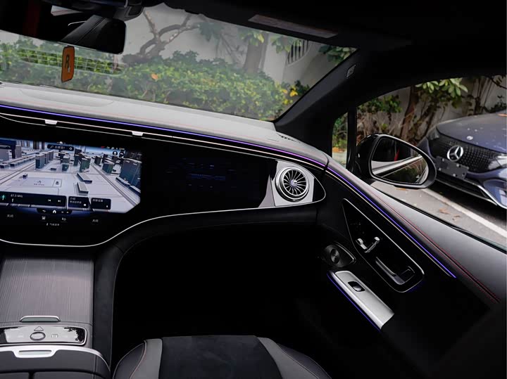 Фото 16 - Mercedes-Benz EQE AMG