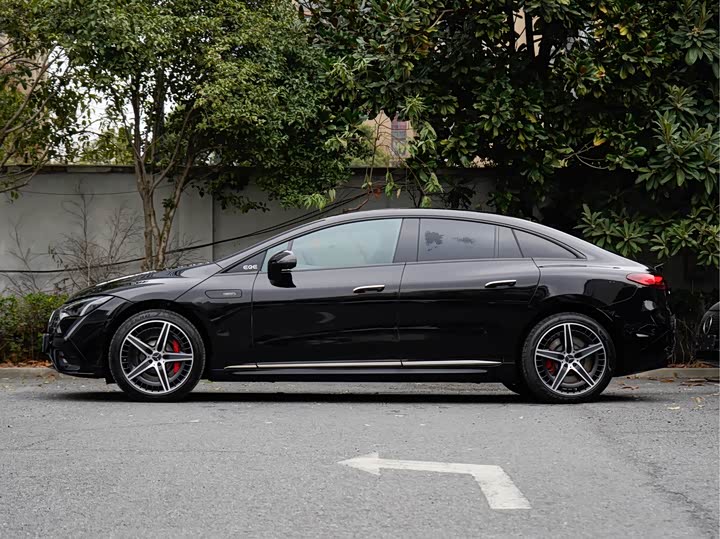 Фото 4 - Mercedes-Benz EQE AMG