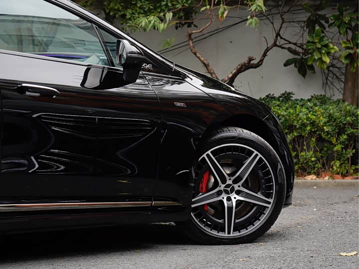 Фото 9 - Mercedes-Benz EQE AMG