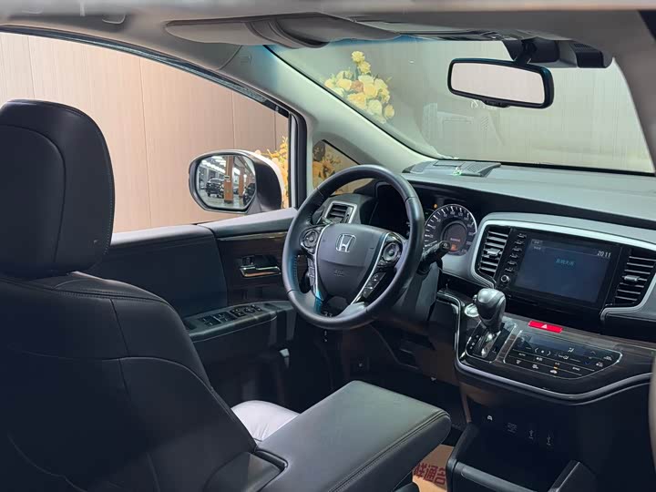 Фото 13 - Honda Odyssey