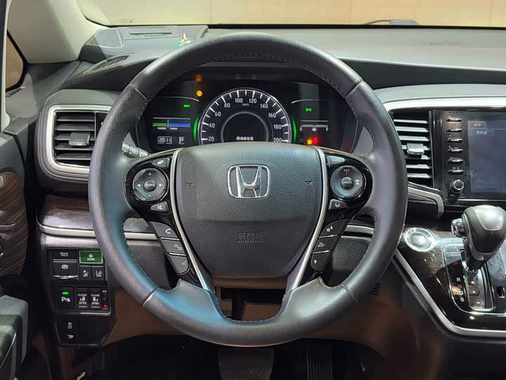 Фото 14 - Honda Odyssey