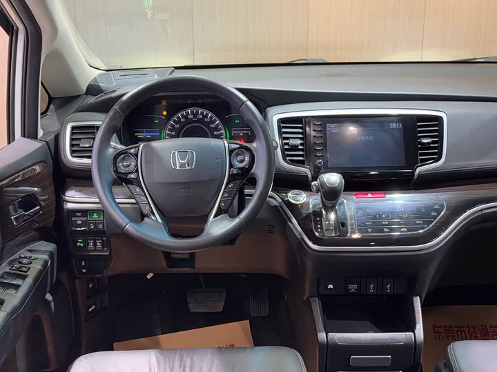 Фото 17 - Honda Odyssey