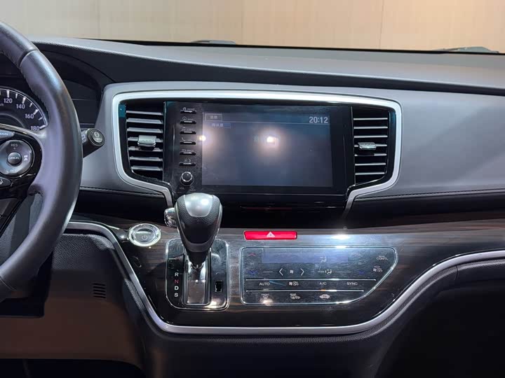 Фото 19 - Honda Odyssey