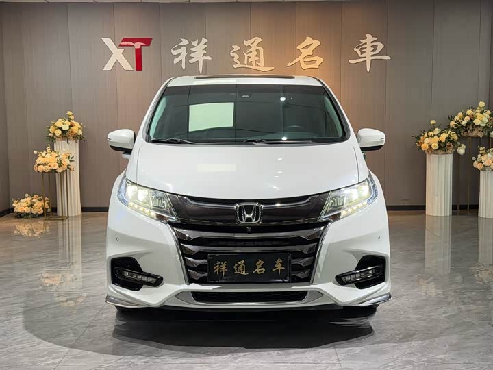 Фото 2 - Honda Odyssey