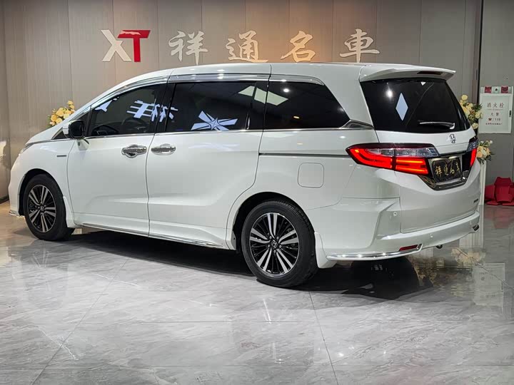 Фото 21 - Honda Odyssey