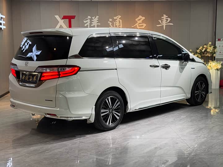 Фото 23 - Honda Odyssey