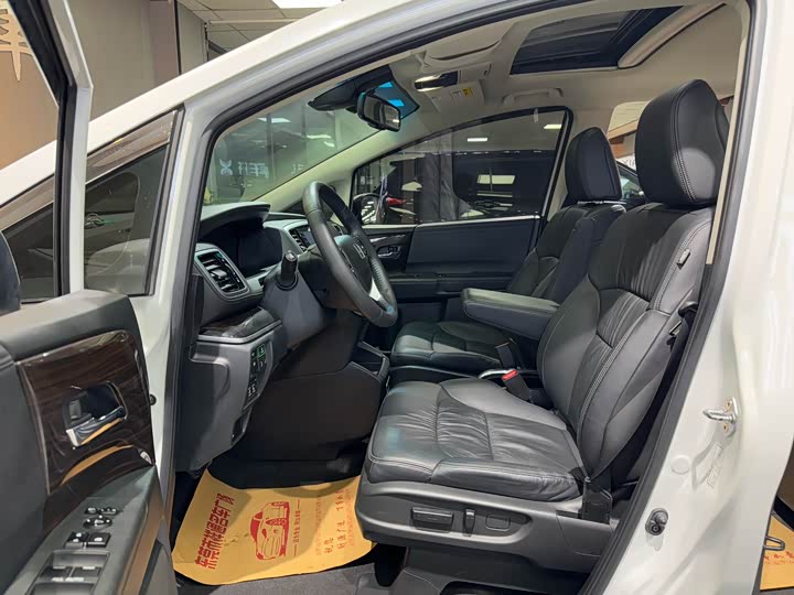 Фото 5 - Honda Odyssey