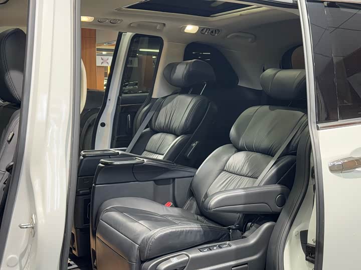 Фото 8 - Honda Odyssey