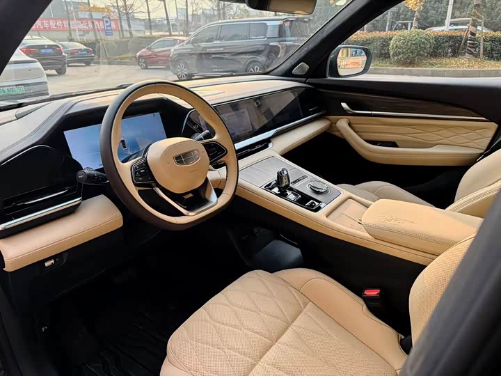 Фото 4 - Geely Monjaro