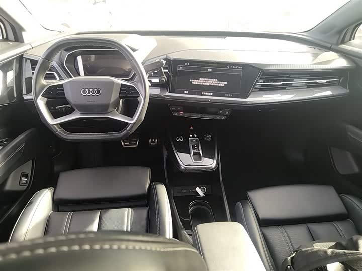 Фото 10 - Audi Q4 e-tron