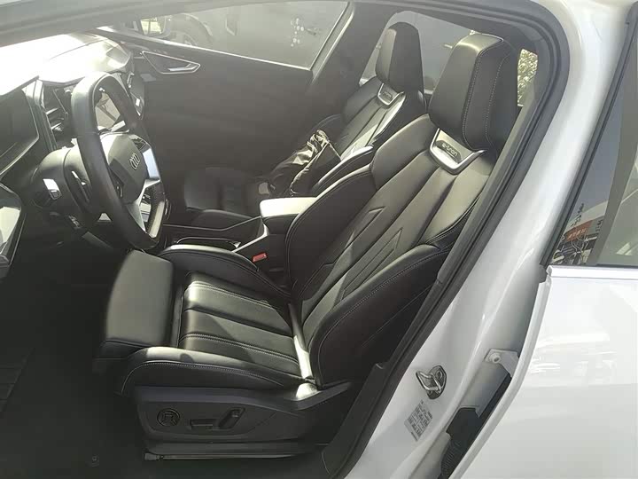 Фото 15 - Audi Q4 e-tron