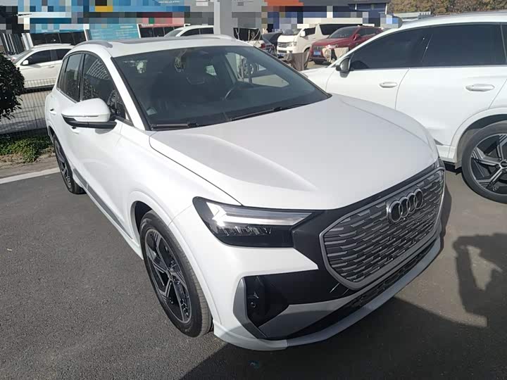 Фото 4 - Audi Q4 e-tron