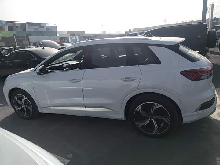 Фото 5 - Audi Q4 e-tron