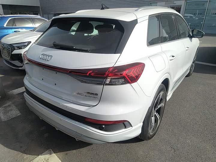 Фото 7 - Audi Q4 e-tron