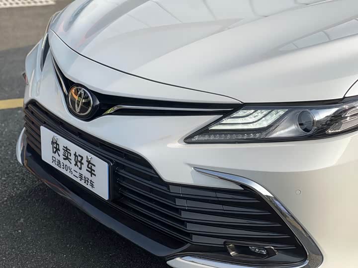 Фото 6 - Toyota Camry