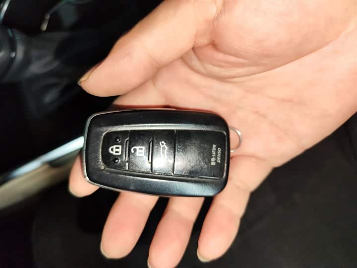 Фото 11 - Toyota Highlander