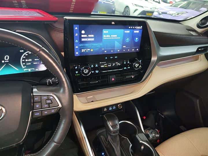 Фото 12 - Toyota Highlander