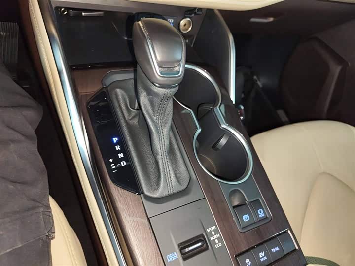 Фото 6 - Toyota Highlander