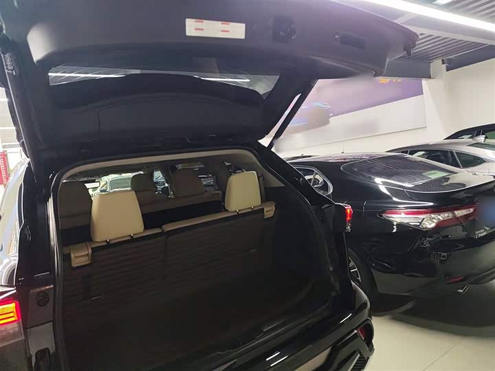 Фото 9 - Toyota Highlander