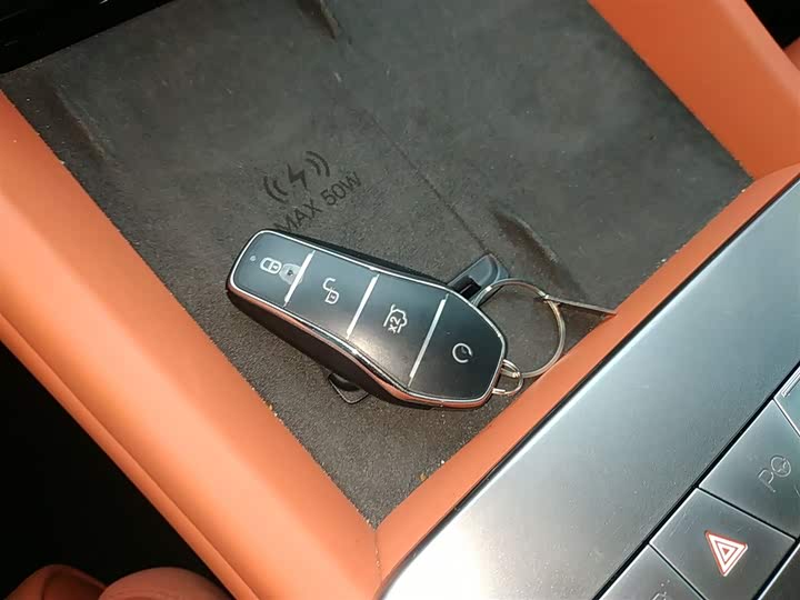 Фото 11 - BYD Tang L