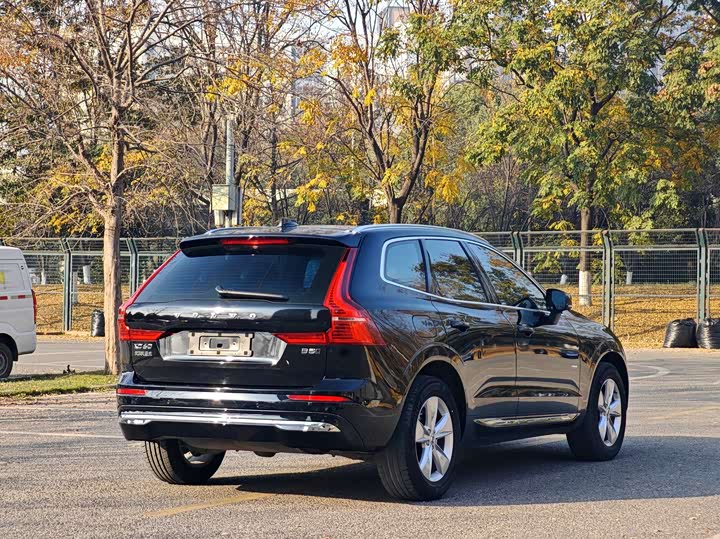 Фото 11 - Volvo XC60