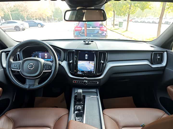 Фото 6 - Volvo XC60