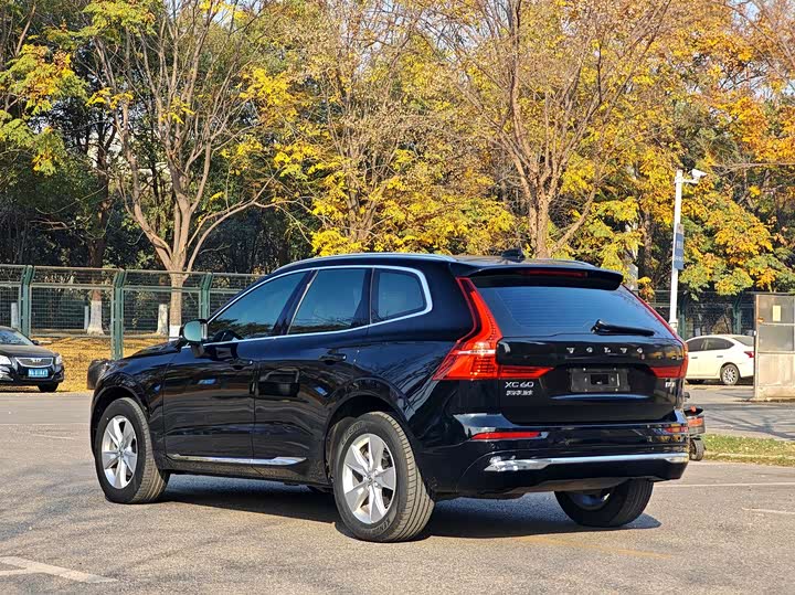 Фото 9 - Volvo XC60