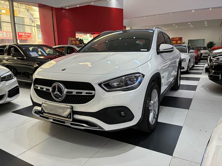 Фото 1 - Mercedes-Benz GLA-Class