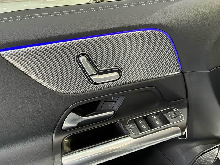 Фото 11 - Mercedes-Benz GLA-Class