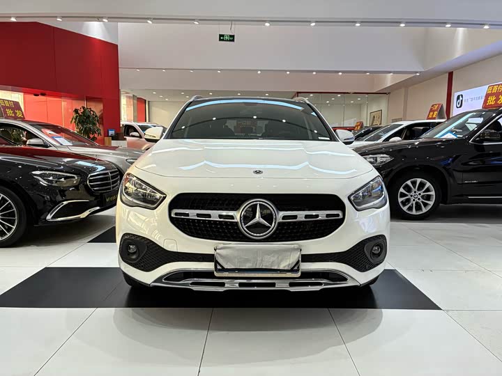 Фото 2 - Mercedes-Benz GLA-Class