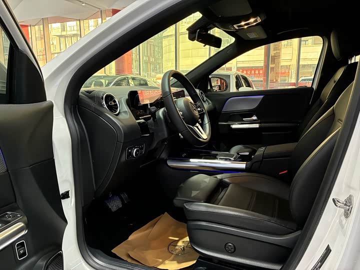 Фото 4 - Mercedes-Benz GLA-Class