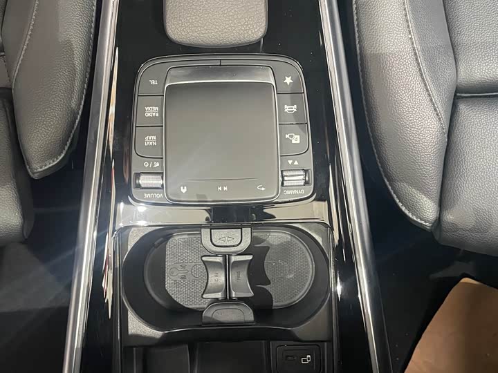 Фото 8 - Mercedes-Benz GLA-Class