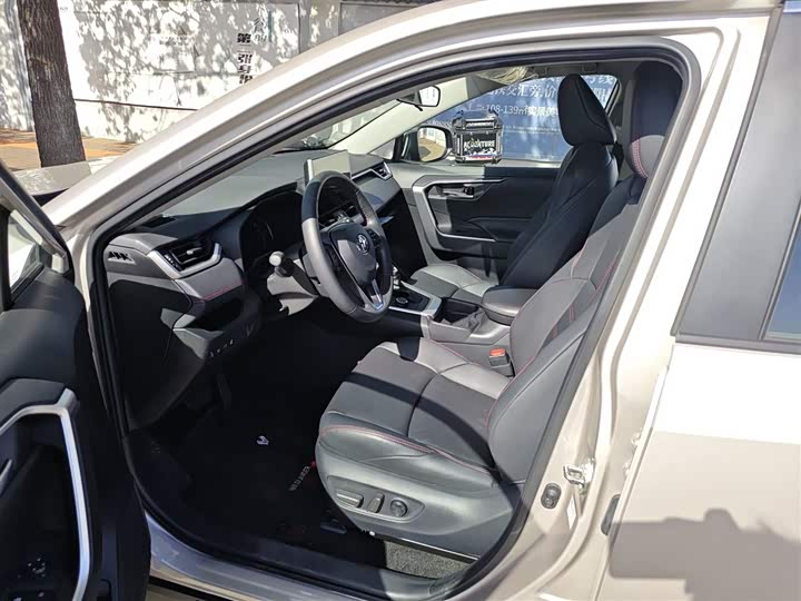 Фото 15 - Toyota Wildlander Hybrid