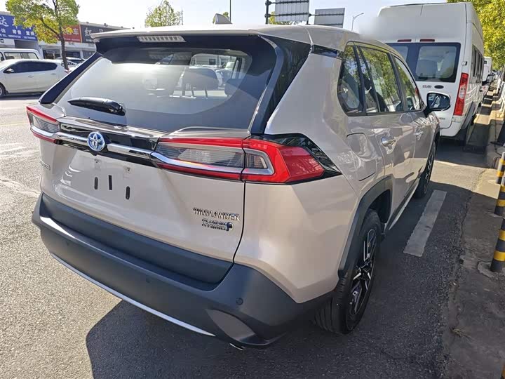 Фото 7 - Toyota Wildlander Hybrid