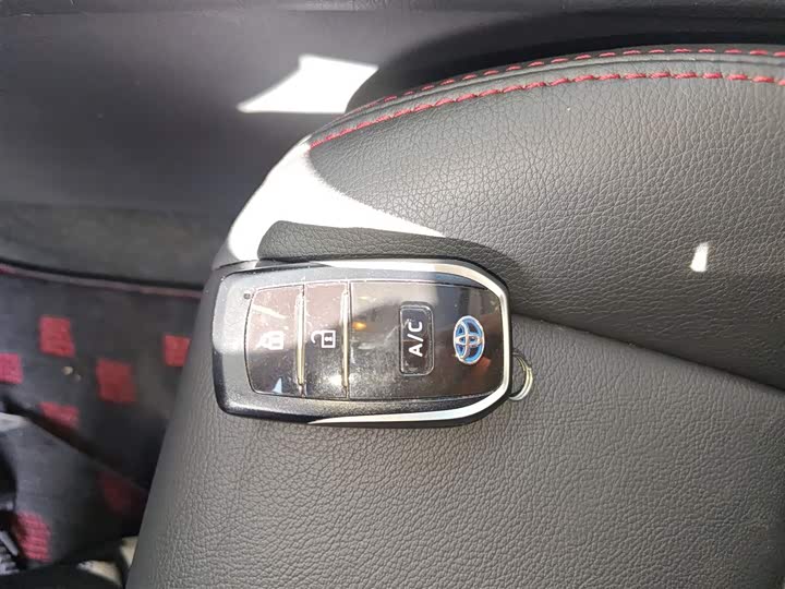 Фото 9 - Toyota Wildlander Hybrid