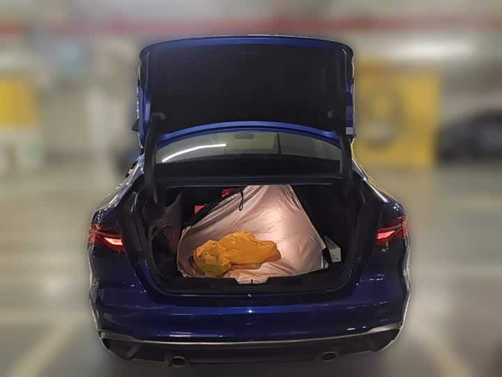 Фото 15 - Jaguar XE L